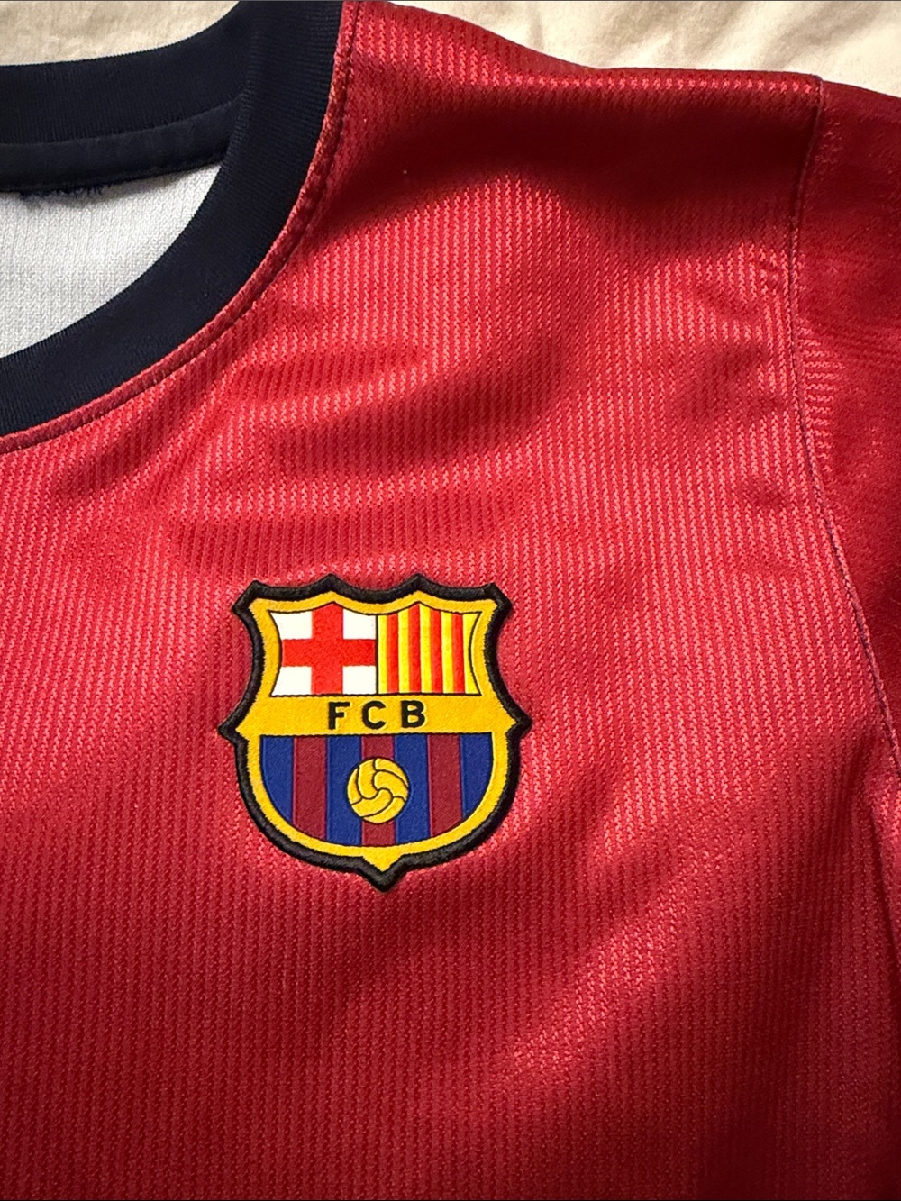 Youth barcelona soccer jersey - Picture 3 of 7